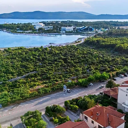 Aparthotel Baron - Adriatic Sea View