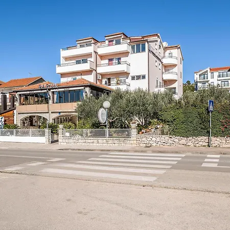 Aparthotel Baron - Adriatic Sea View Sibenik
