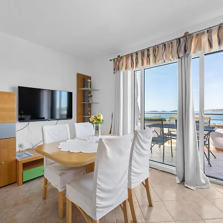 Aparthotel Baron - Adriatic Sea View