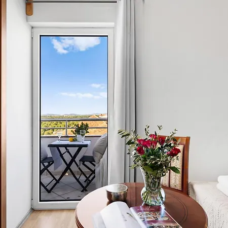 Baron - Adriatic Sea View Aparthotel