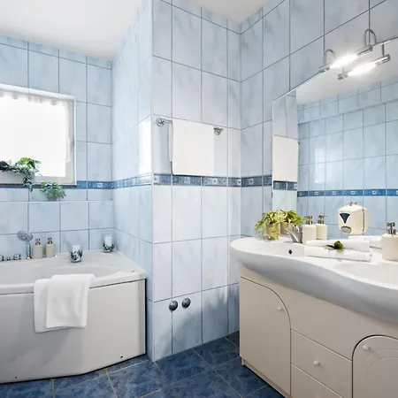 Aparthotel Baron - Adriatic Sea View