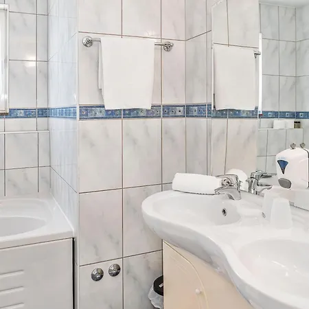 Aparthotel Baron - Adriatic Sea View *