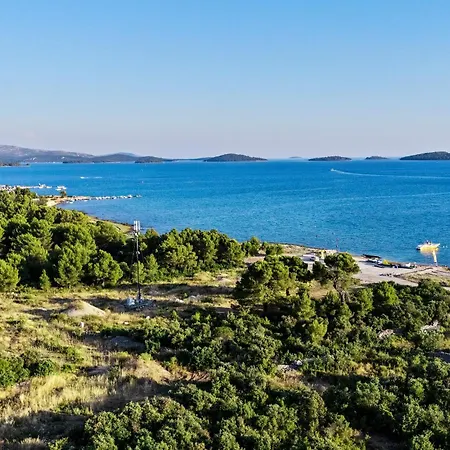 Baron - Adriatic Sea View Aparthotel