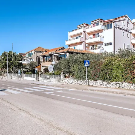 Baron - Adriatic Sea View Aparthotel *